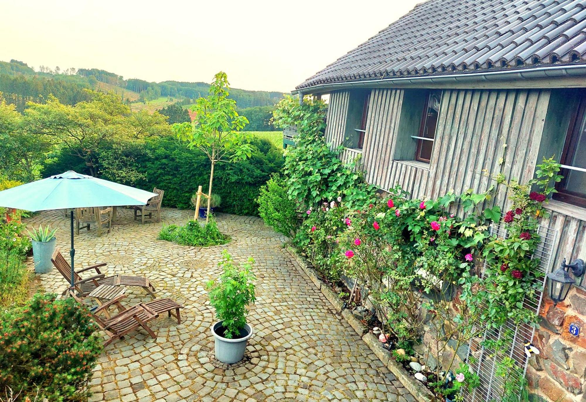 Kleines Haus Mitten In Der Natur Mit Eigener Terrasse Und Sonnenbalkon Halver Exterior foto